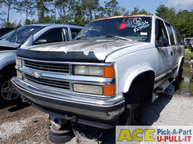 Photo of 1999 Chevrolet Suburban 1500