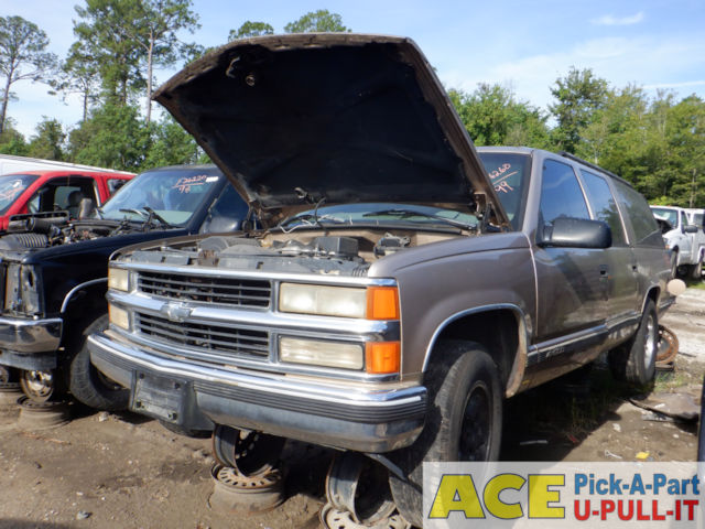 Photo of 1999 Chevrolet Suburban 1500