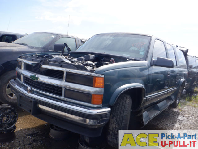 Photo of 1997 Chevrolet Suburban 1500