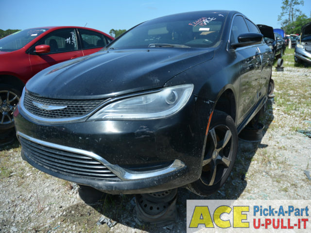 Photo of 2015 Chrysler 200