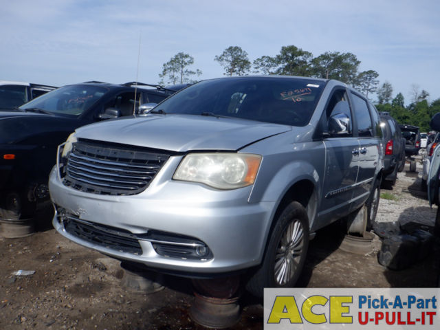 Photo of 2012 Chrysler Town And Country