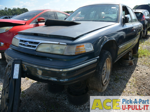 Photo of 1997 Ford Crown Victoria