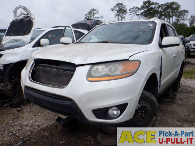 Photo of 2011 Hyundai Santa Fe