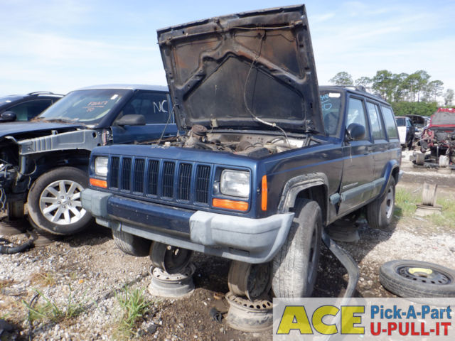 Photo of 2000 Jeep Cherokee
