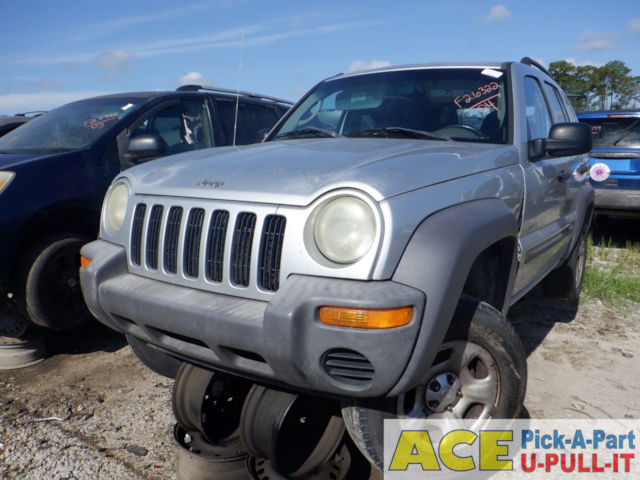 Photo of 2004 Jeep Liberty