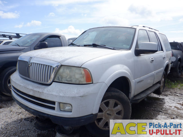 Photo of 2005 Lincoln Navigator