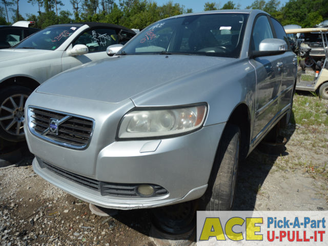 Photo of 2010 Volvo Volvo 40 Series