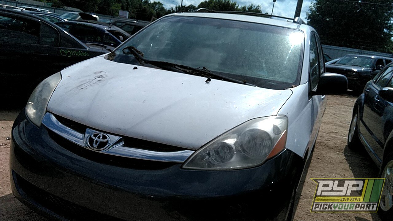 Photo of 2008 Toyota Sienna
