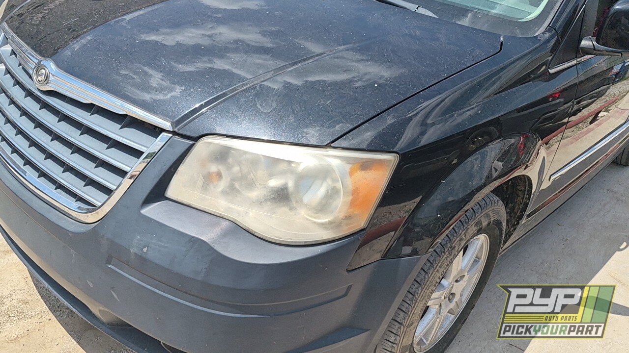 Photo of 2010 Chrysler Town & Country