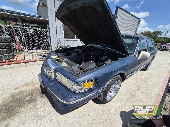 Photo of 1997 Lincoln Town Car