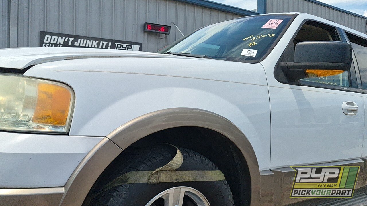 Photo of 2004 Ford Expedition
