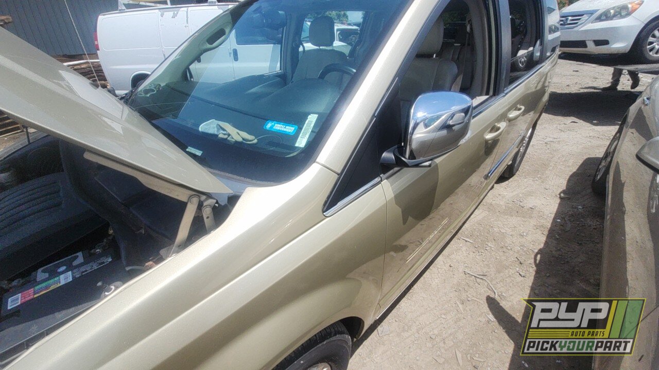 Photo of 2011 Chrysler Town & Country