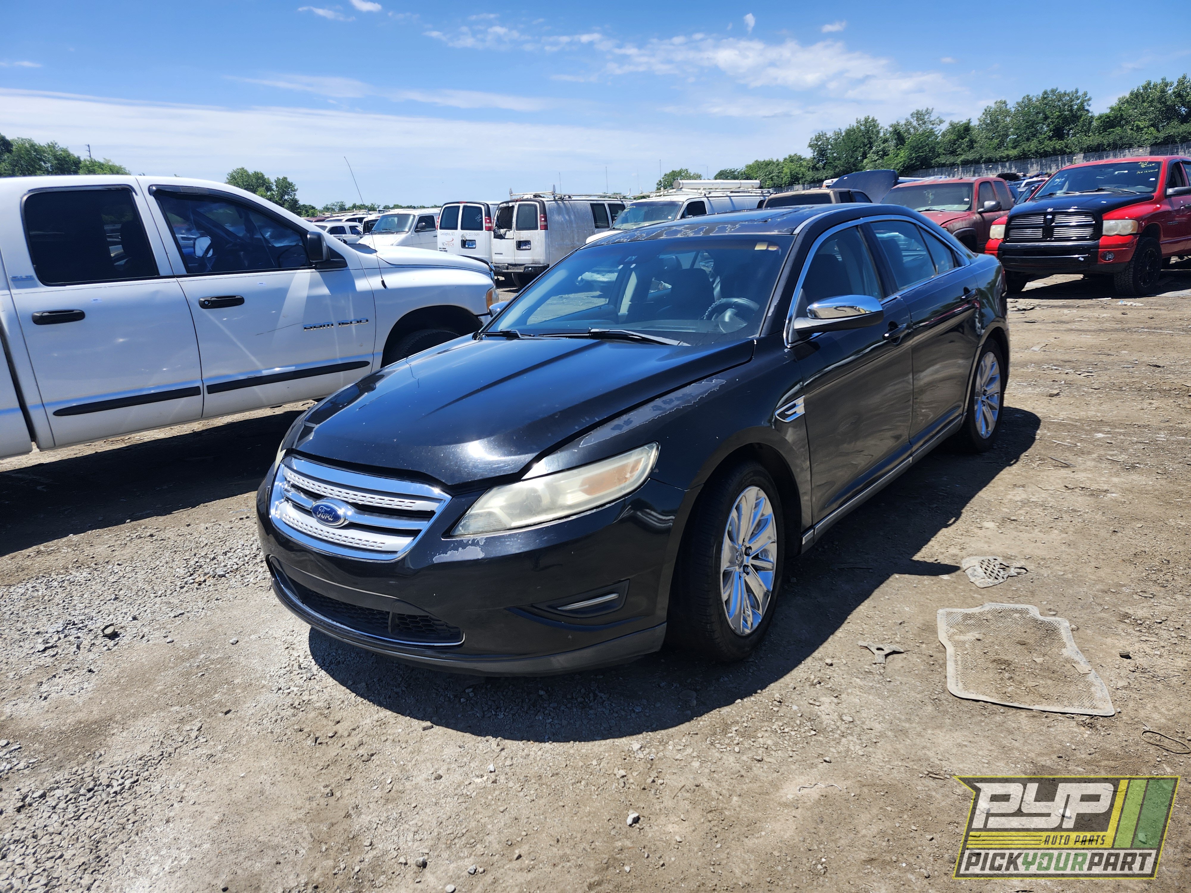 Photo of 2011 Ford Taurus