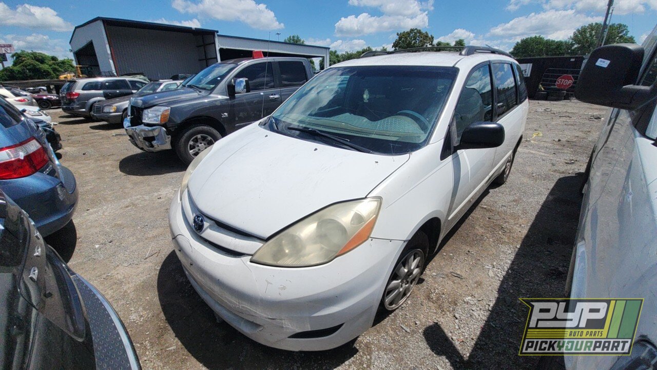Photo of 2008 Toyota Sienna