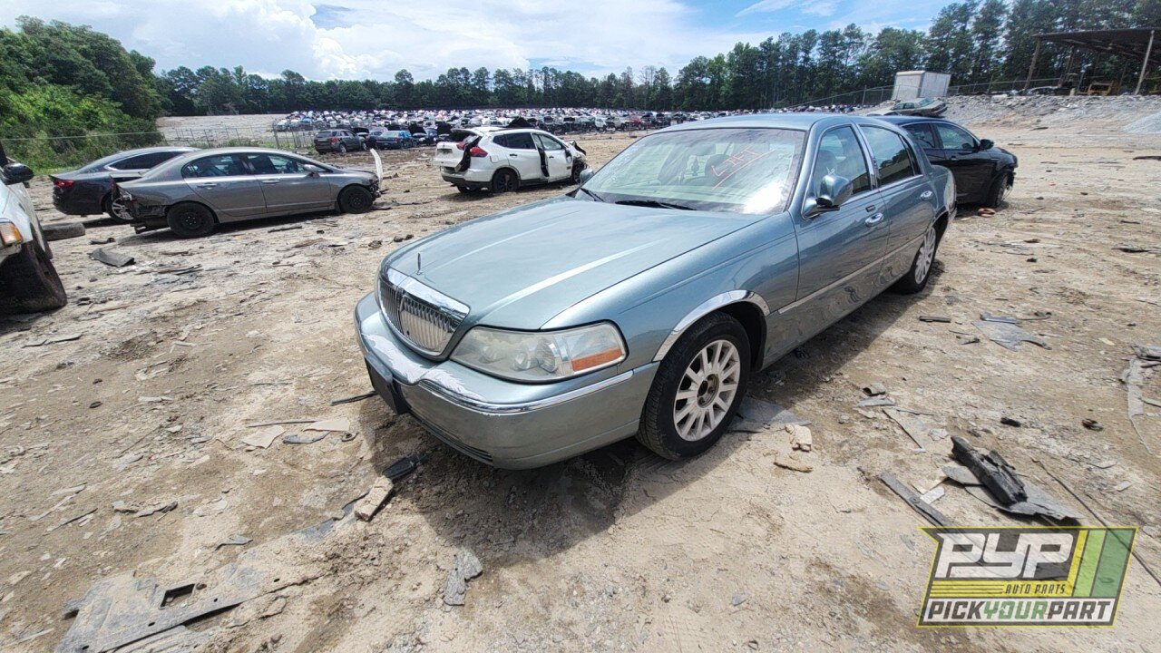 Photo of 2006 Lincoln Town Car