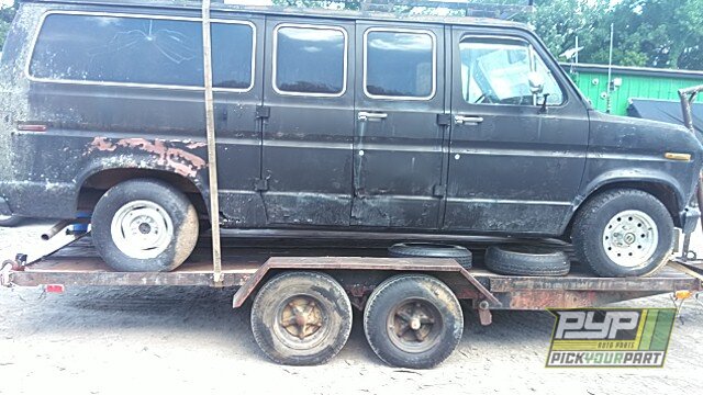 Photo of 1976 Ford E-150 Econoline Club Wagon