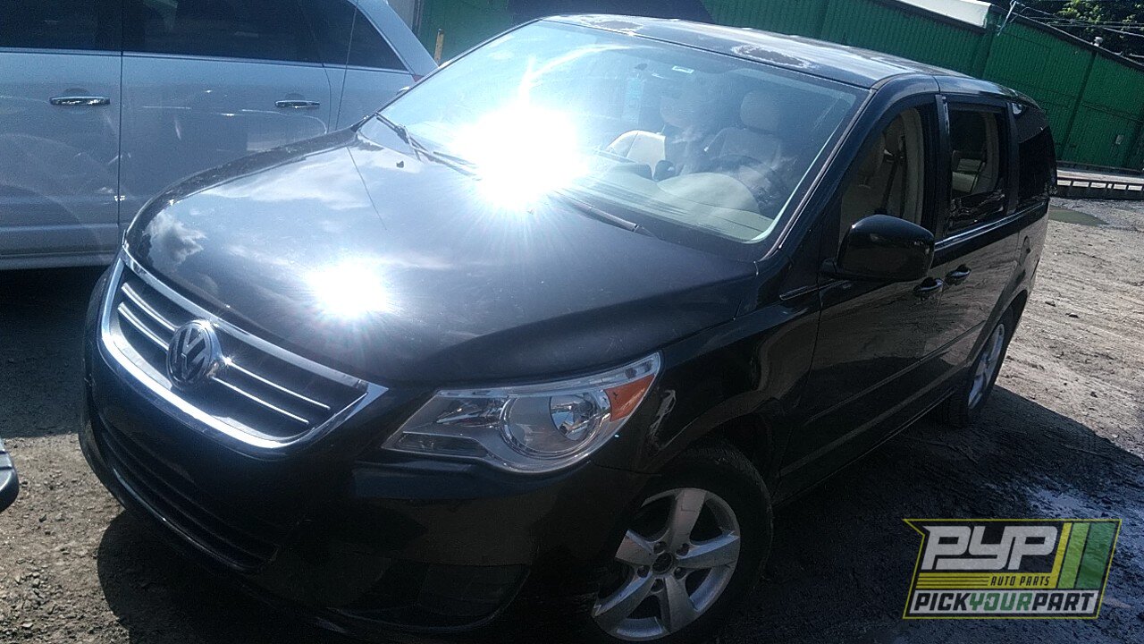 Photo of 2010 Volkswagen Routan