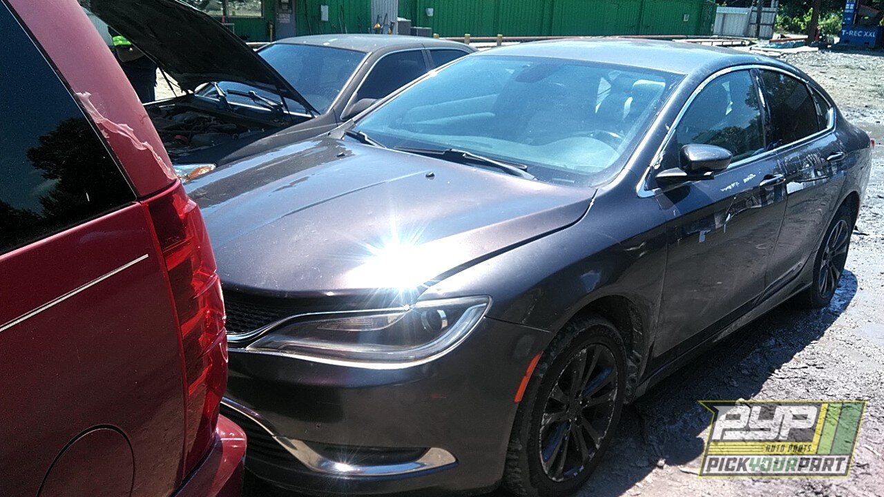 Photo of 2015 Chrysler 200