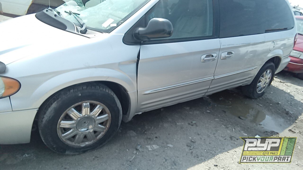 Photo of 2003 Chrysler Town & Country