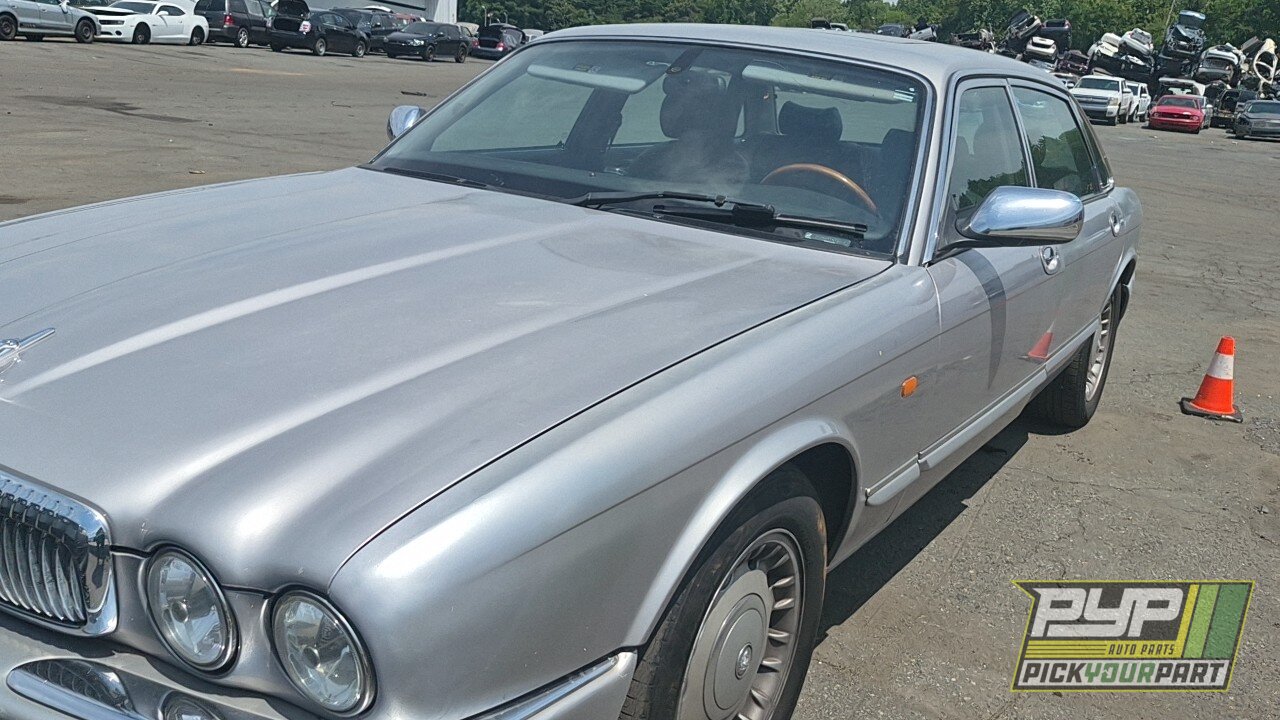 Photo of 2000 Jaguar Vanden Plas