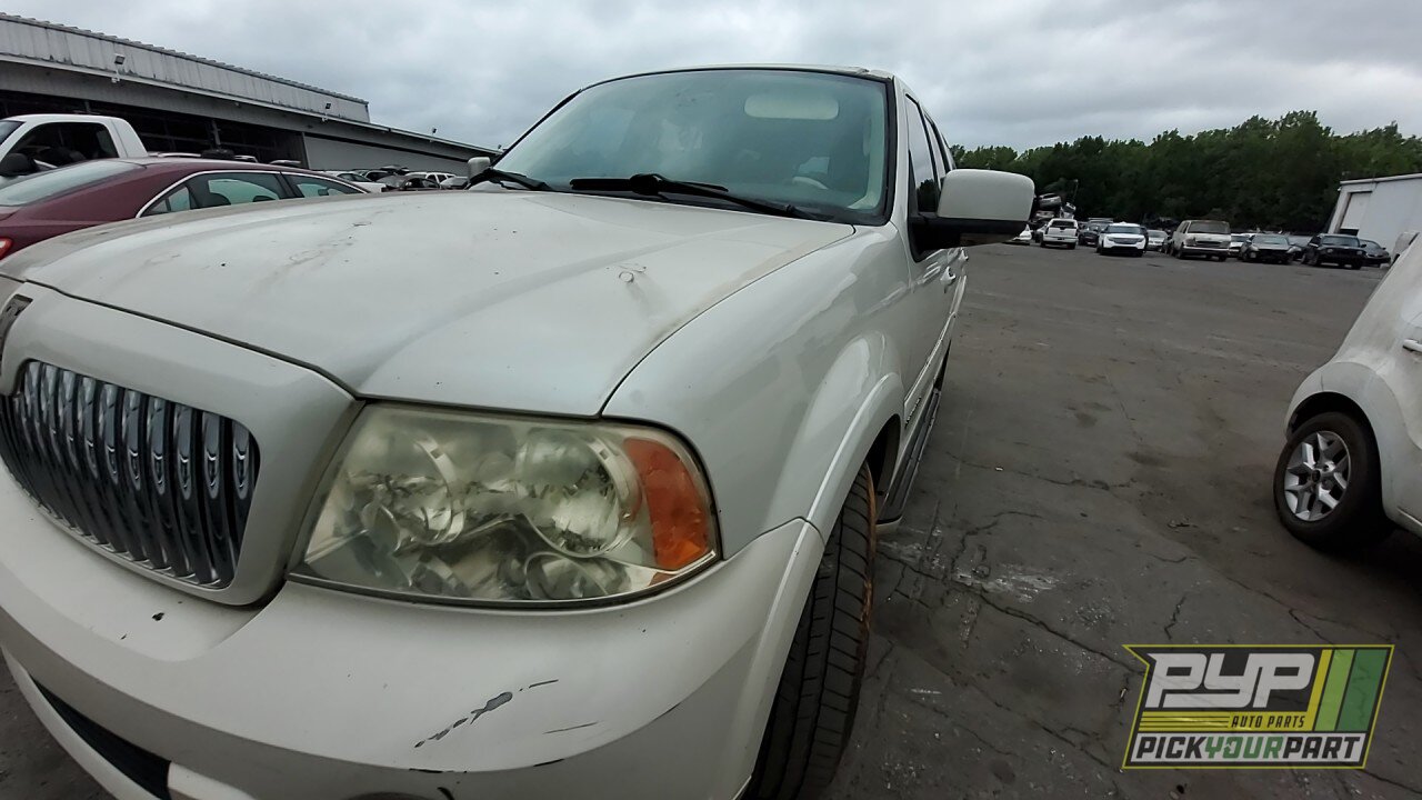 Photo of 2004 Lincoln Navigator