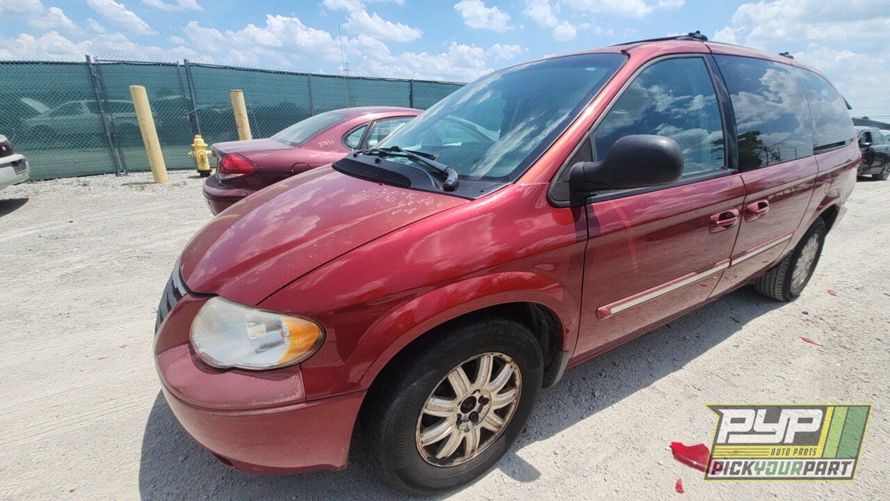 Photo of 2005 Chrysler Town & Country