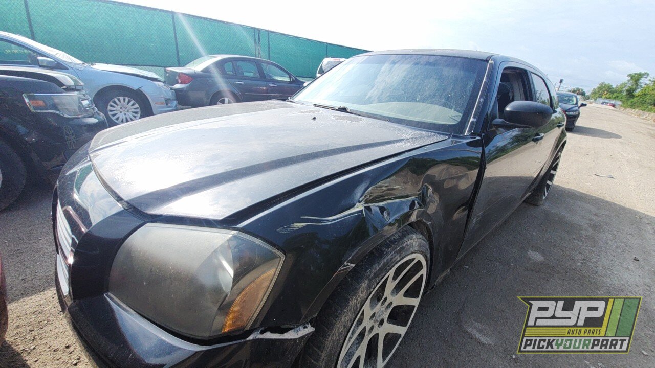 Photo of 2005 Dodge Magnum