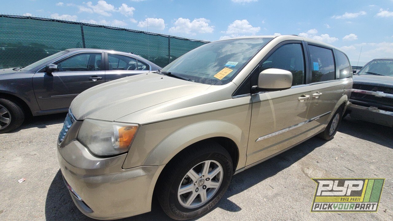 Photo of 2012 Chrysler Town & Country
