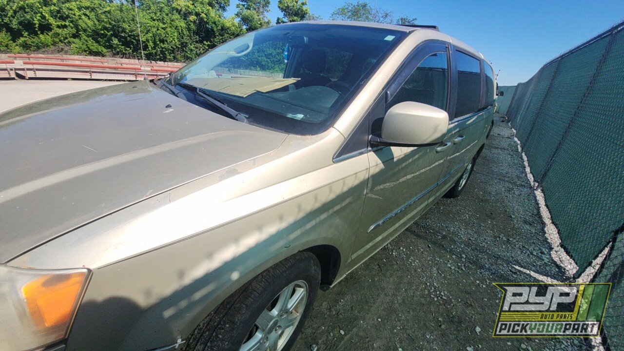 Photo of 2012 Chrysler Town & Country