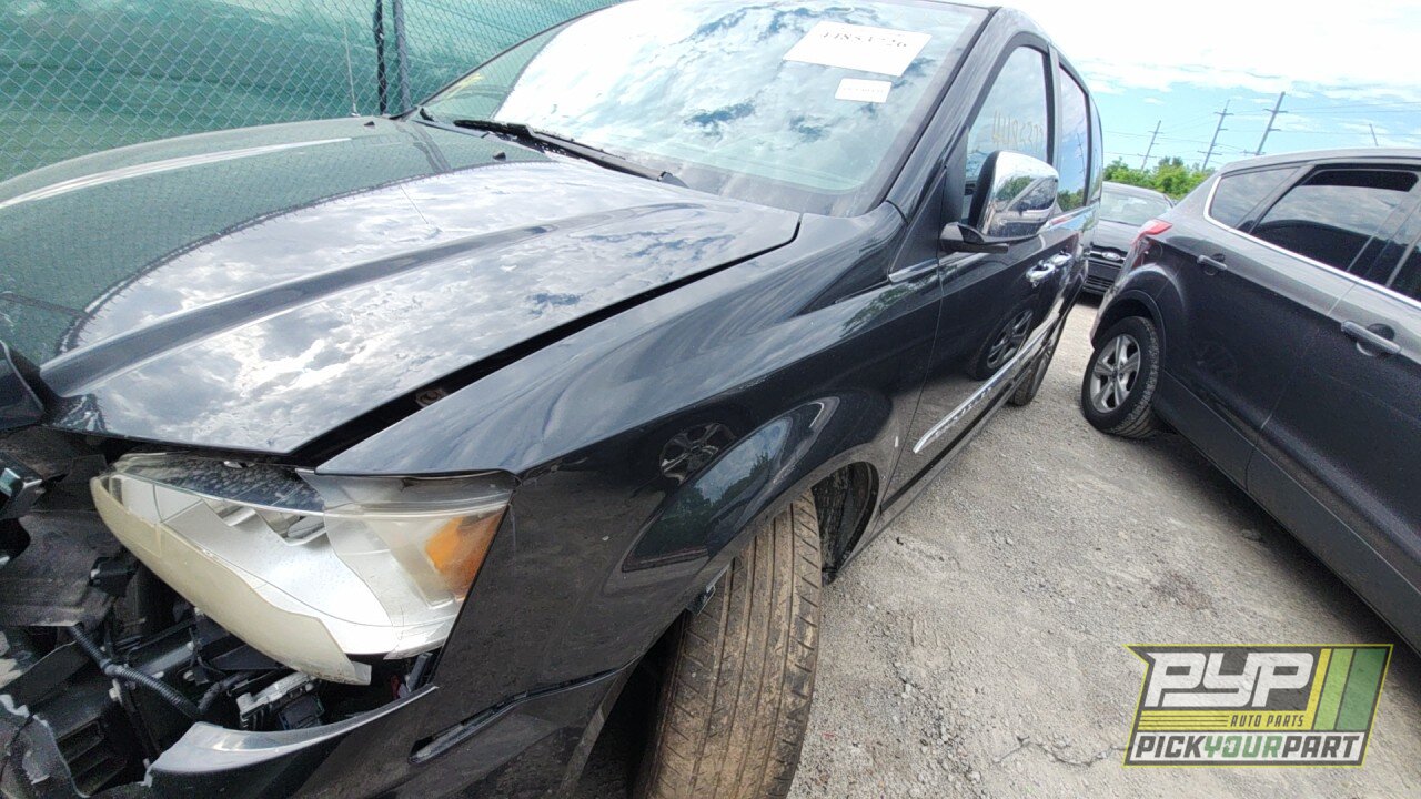 Photo of 2013 Chrysler Town & Country