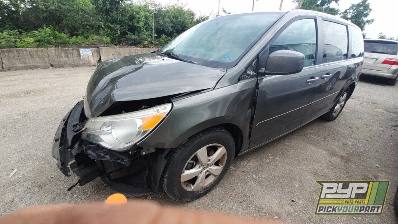 Photo of 2010 Volkswagen Routan