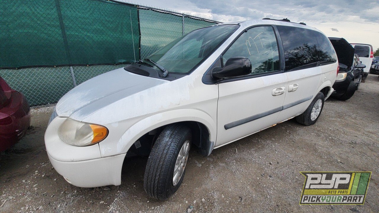 Photo of 2005 Chrysler Town & Country