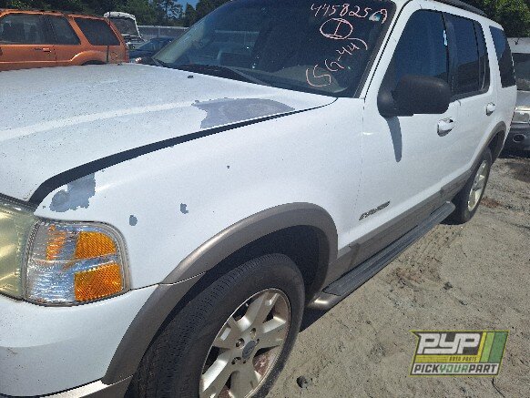 Photo of 2004 Ford Explorer