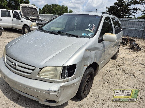Photo of 2002 Toyota Sienna