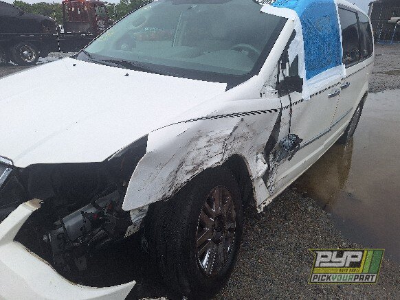 Photo of 2010 Chrysler Town & Country