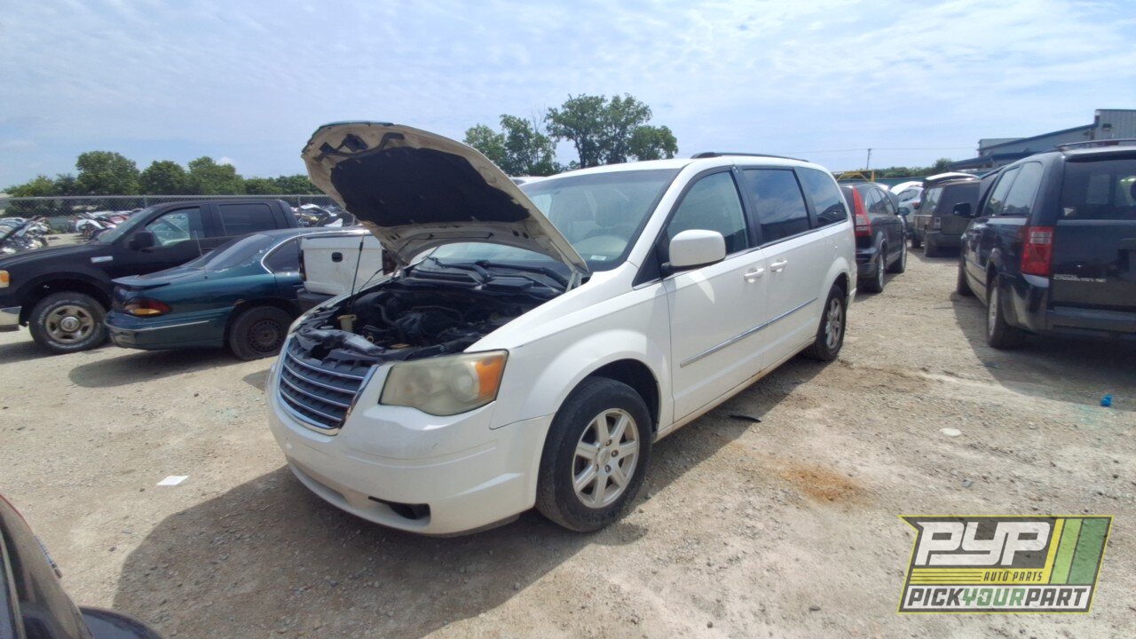 Photo of 2010 Chrysler Town & Country