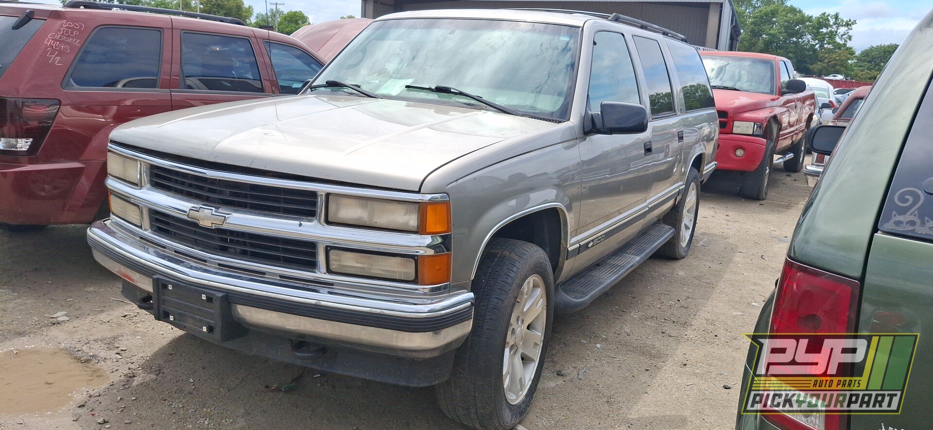 Photo of 1999 Chevrolet K1500 Suburban