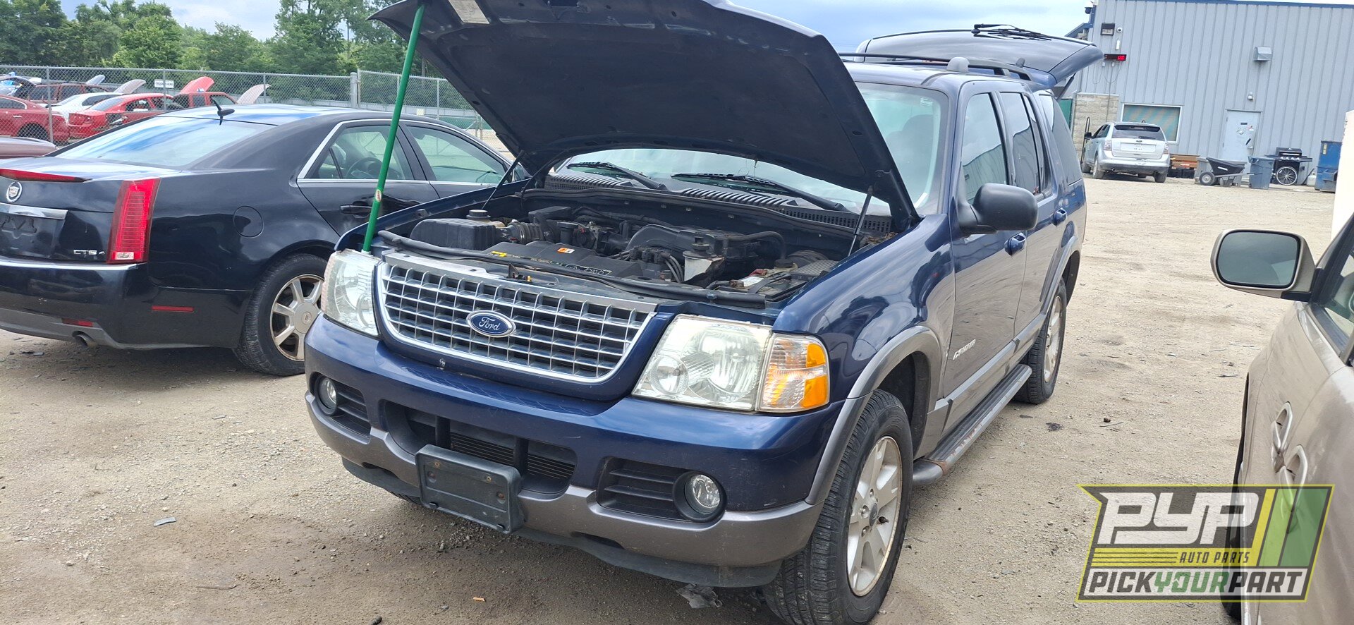 Photo of 2004 Ford Explorer