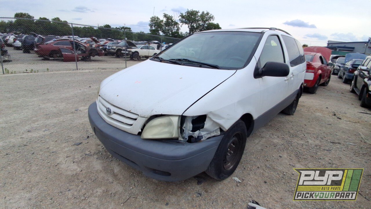 Photo of 2003 Toyota Sienna