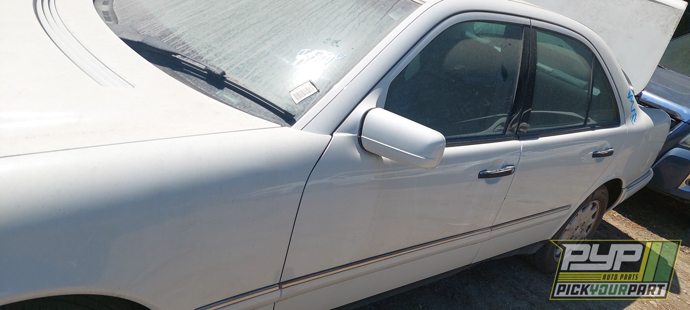 Photo of 1999 Mercedes-Benz E320