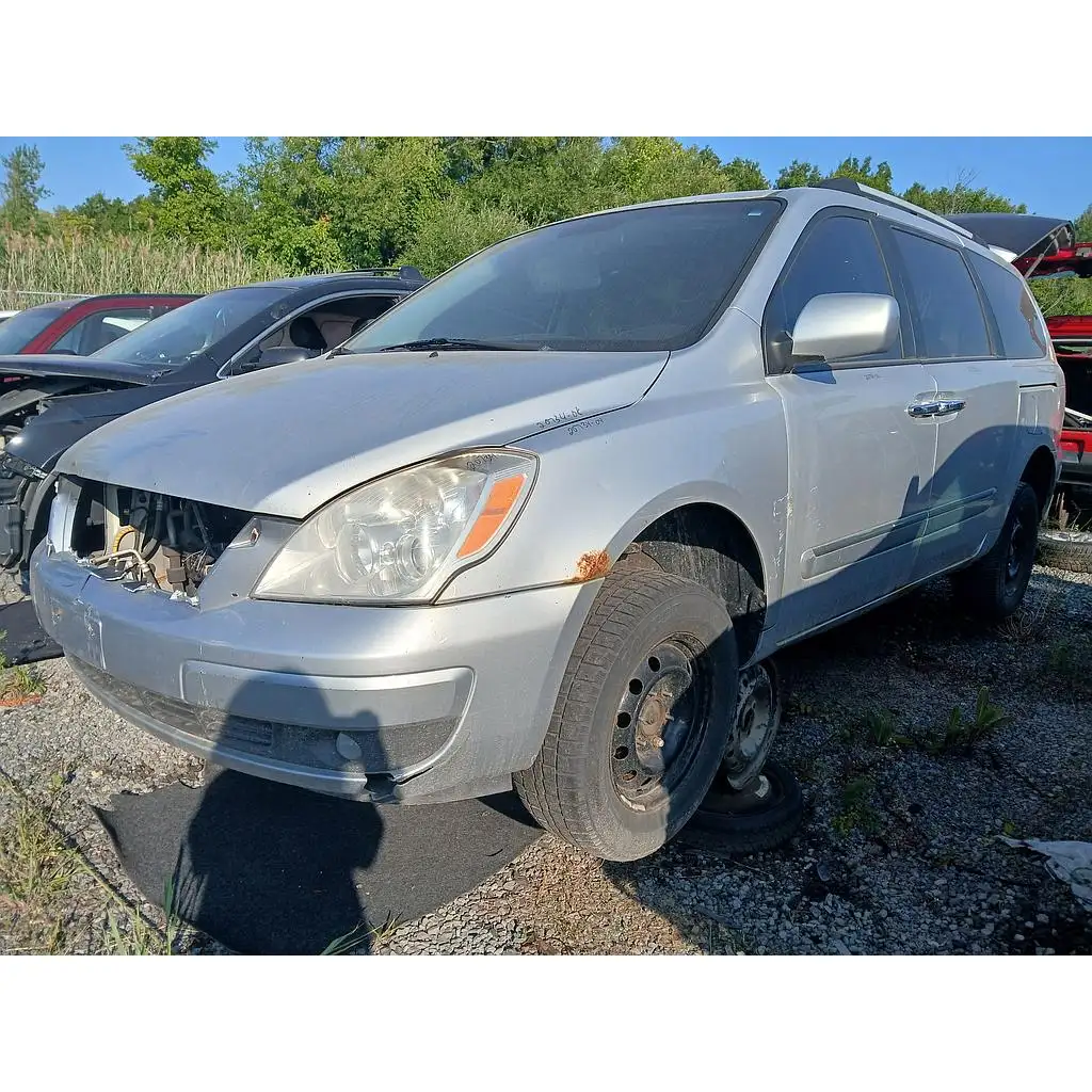 Photo of 2008 Hyundai Entourage