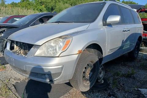 Photo of 2008 Hyundai Entourage