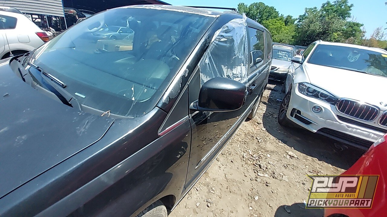 Photo of 2012 Chrysler Town & Country