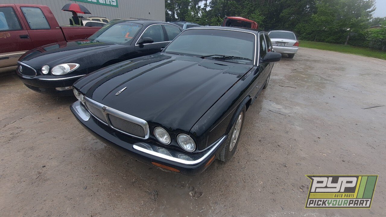 Photo of 2000 Jaguar Xj8