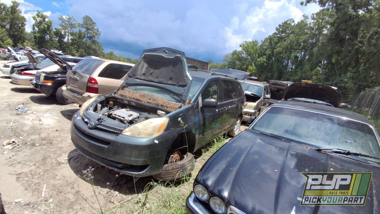 Photo of 2005 Toyota Sienna