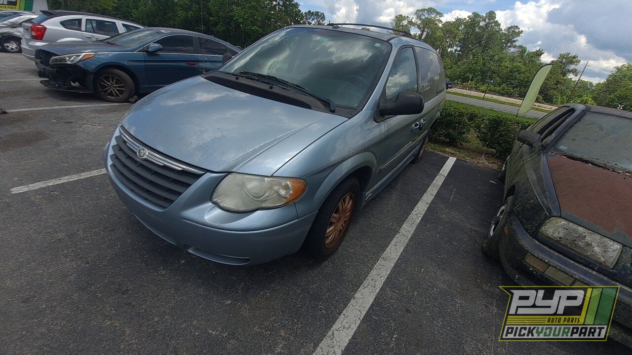 Photo of 2006 Chrysler Town & Country