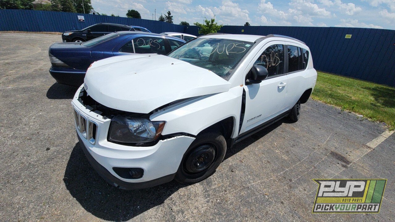 Photo of 2015 Jeep Compass
