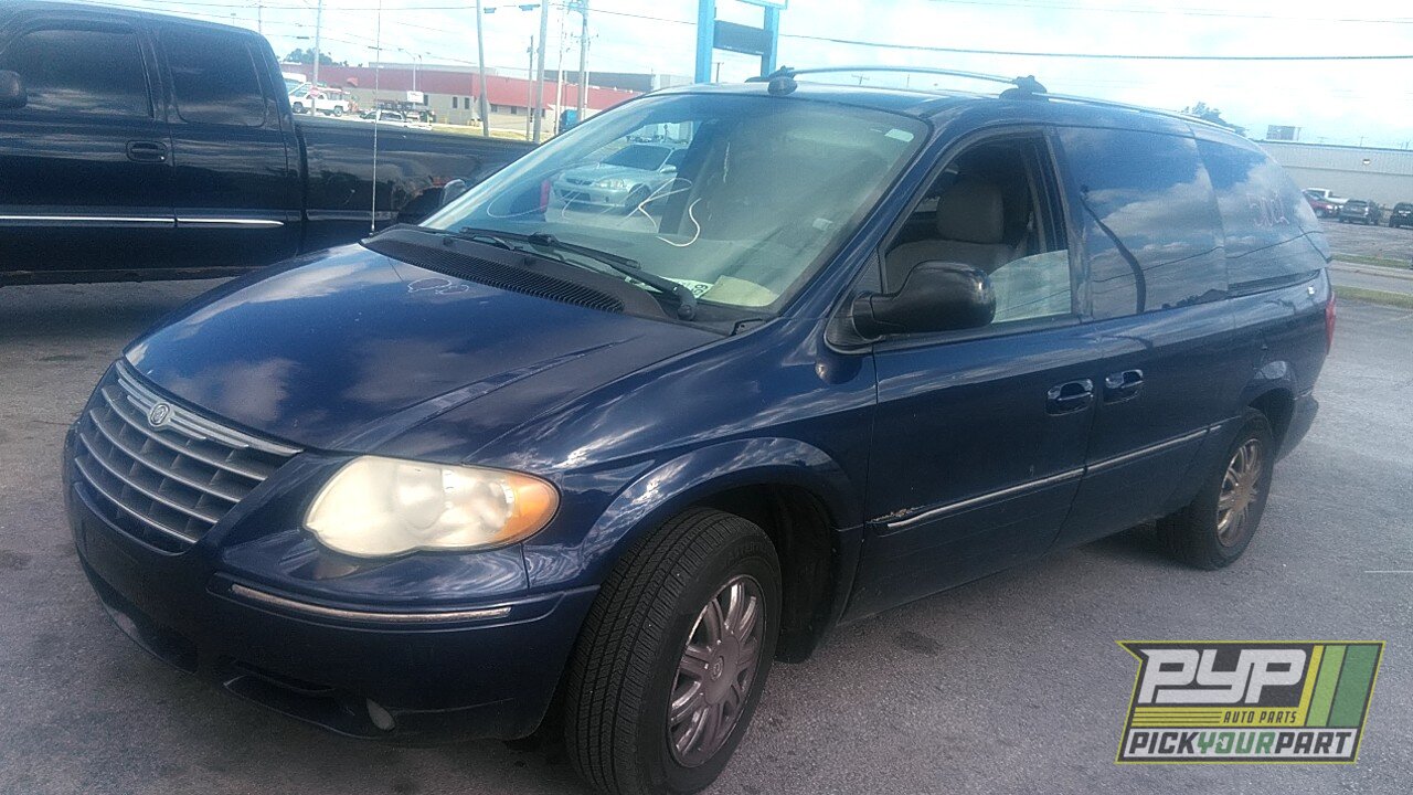 Photo of 2005 Chrysler Town & Country