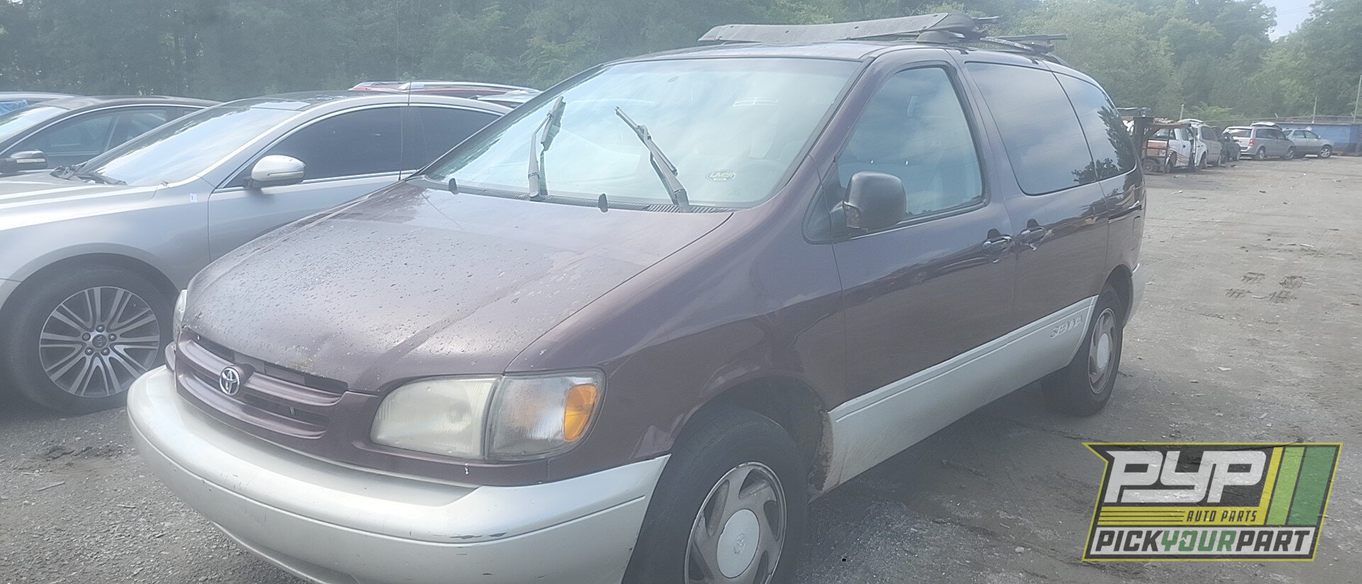 Photo of 1999 Toyota Sienna