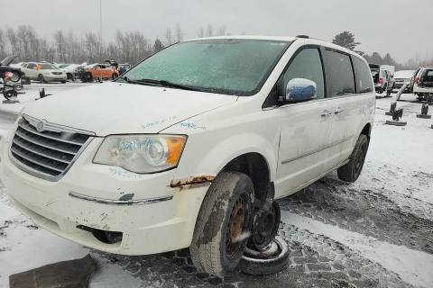 Photo of 2010 Chrysler Town & Country